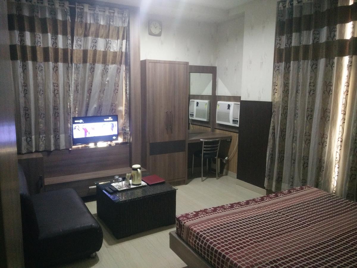 Hotel Desire Hisār 외부 사진